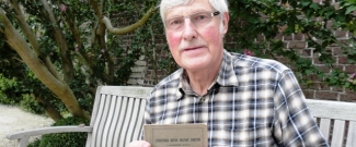 Brian and Brenda Dance donated a postcard book to the Lijssenthoek project. 