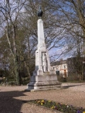 ALEXANDRE OEA Monument aux Morts Breteuil