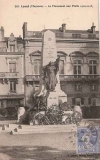 Monument aux Morts  Laval (carte postale)