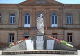 Monument aux Morts, Lavit