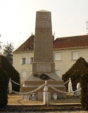 Monument aux Morts, La Chapelle-Saint-Sauveur