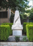 Monument aux Morts, Isola