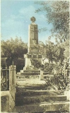 Monument aux Morts, Garons (carte postale)