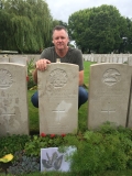 Brad Hickman at the headstone of his great uncle (summer 2016)