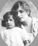 Arthur's wife Elizabeth Jane and youngest daughter Lily